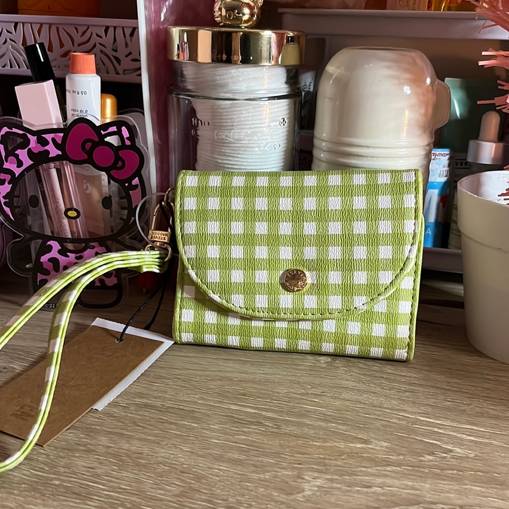 green steve madden wallet